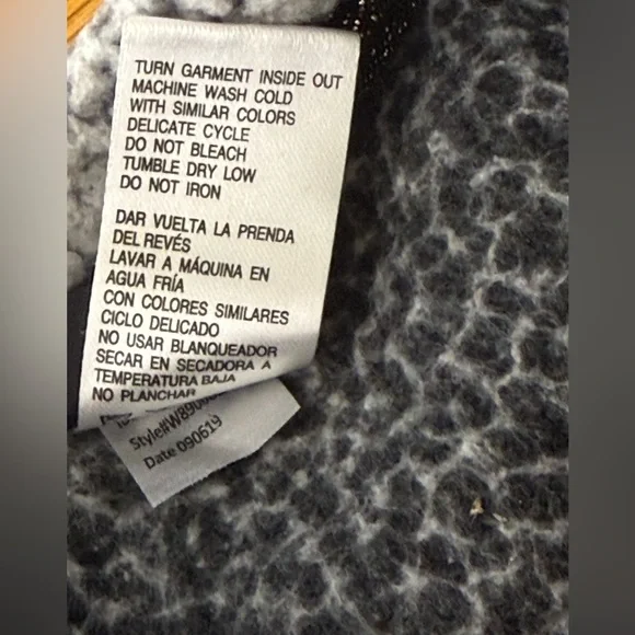 Disney Jack Skellington Night Before Christmas Sherpa Flannel Pajama Set Women S - Picture 11 of 13